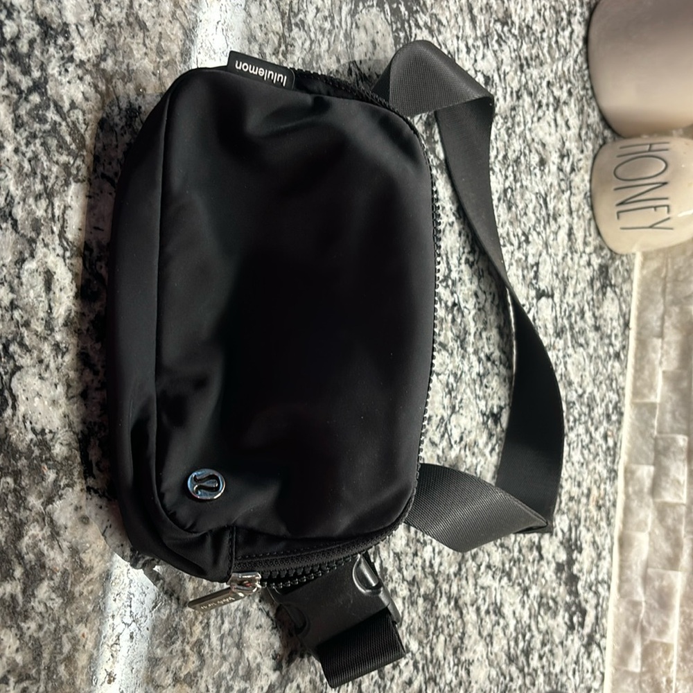Lululemon belt bag